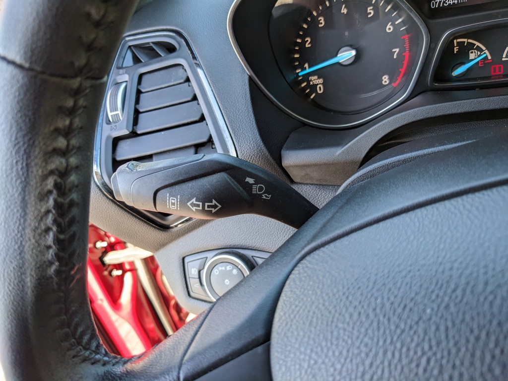 Ford Escape Vehicle Full-screen Gallery Image 32