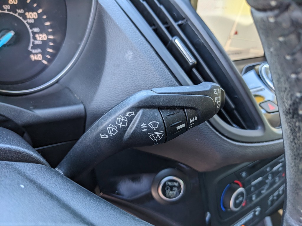 Ford Escape Vehicle Full-screen Gallery Image 33