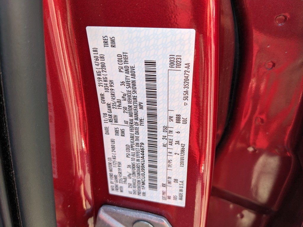 Ford Escape Vehicle Full-screen Gallery Image 36