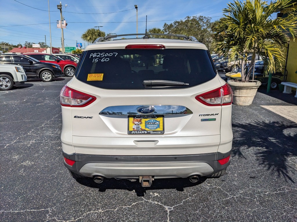 Ford Escape Vehicle Full-screen Gallery Image 05