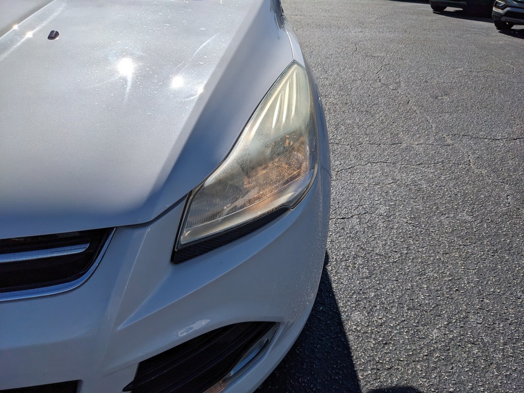 Ford Escape Vehicle Full-screen Gallery Image 07