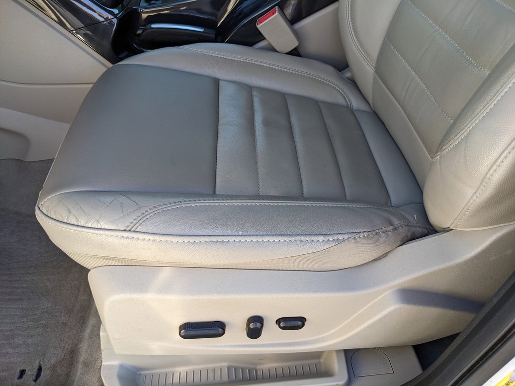 Ford Escape Vehicle Full-screen Gallery Image 19