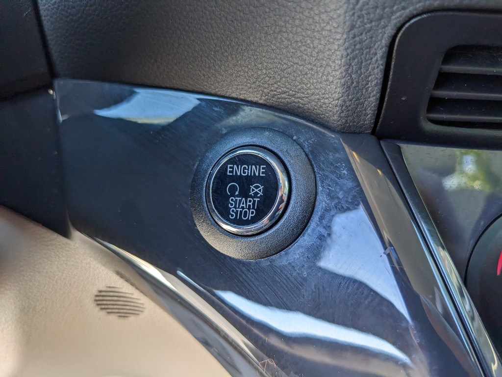 Ford Escape Vehicle Full-screen Gallery Image 25