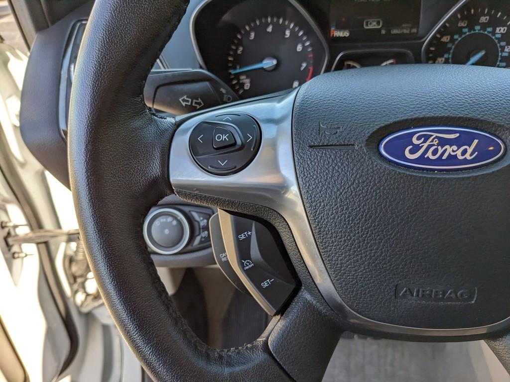 Ford Escape Vehicle Full-screen Gallery Image 28