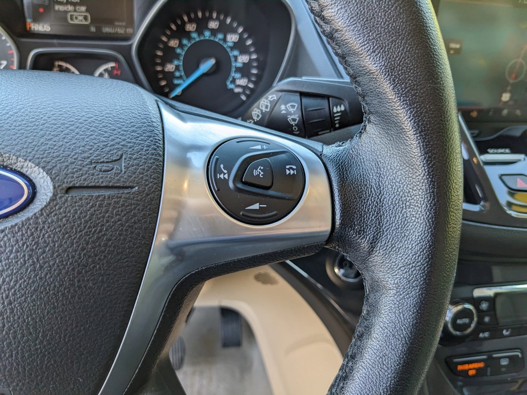 Ford Escape Vehicle Full-screen Gallery Image 29