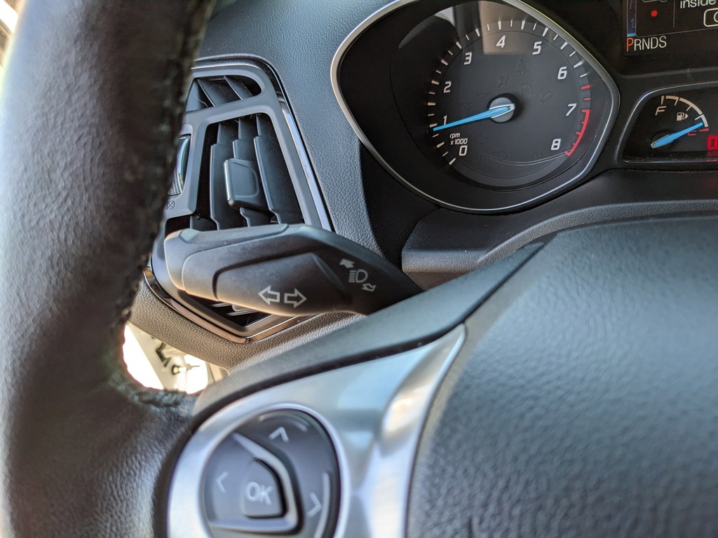 Ford Escape Vehicle Full-screen Gallery Image 30