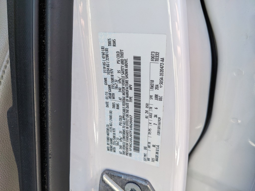 Ford Escape Vehicle Full-screen Gallery Image 34