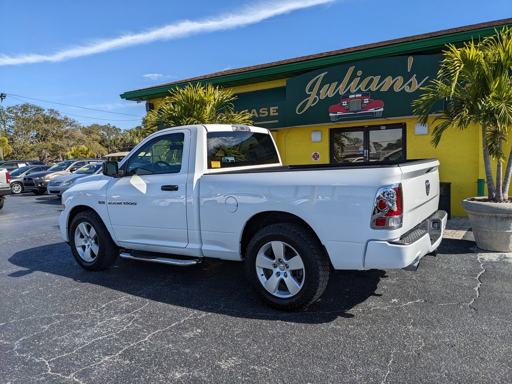 Ram 1500 Vehicle Full-screen Gallery Image 04