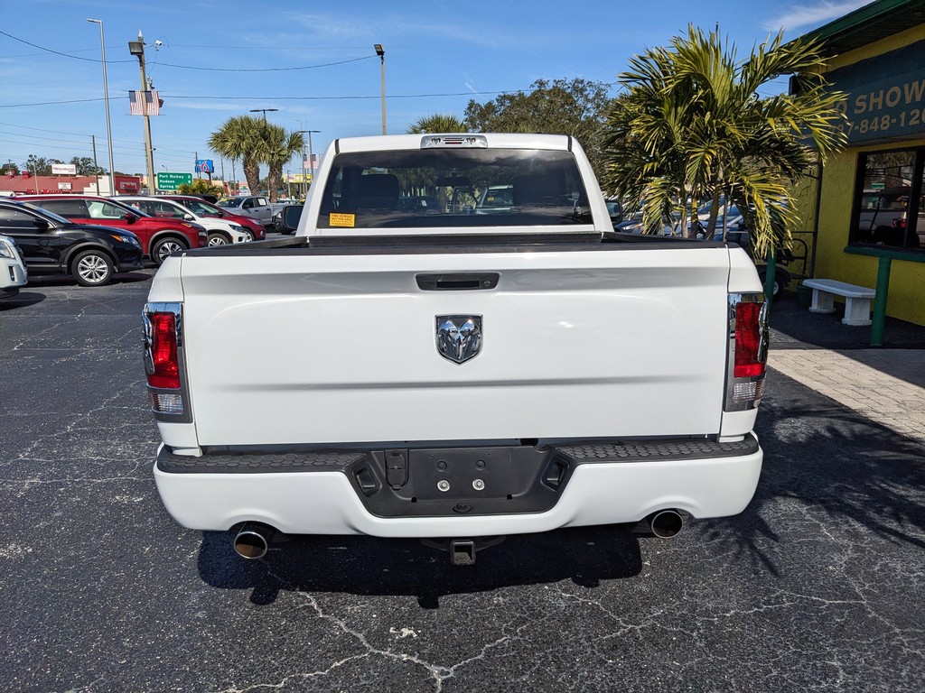 Ram 1500 Vehicle Full-screen Gallery Image 05