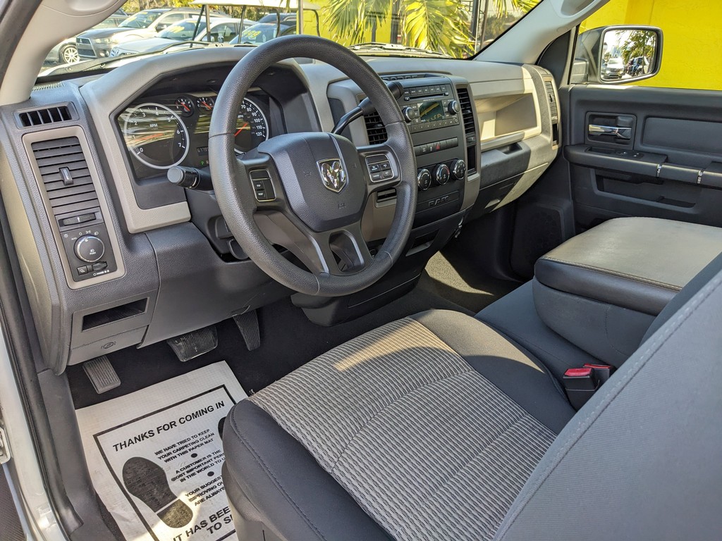 Ram 1500 Vehicle Full-screen Gallery Image 11