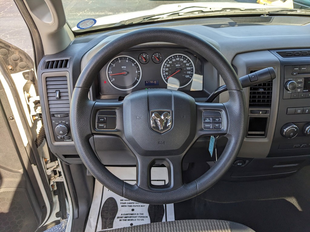 Ram 1500 Vehicle Full-screen Gallery Image 12