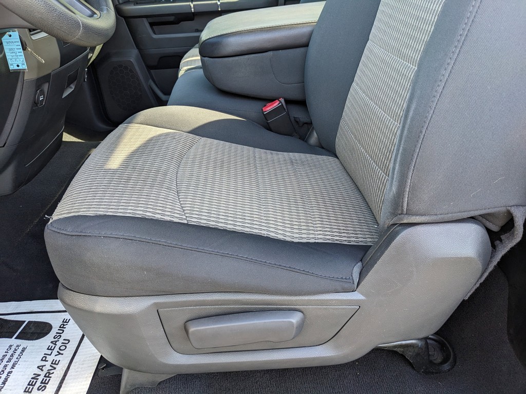 Ram 1500 Vehicle Full-screen Gallery Image 16