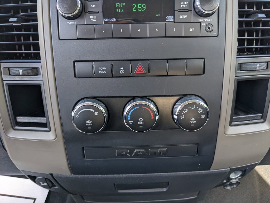 Ram 1500 Vehicle Full-screen Gallery Image 19