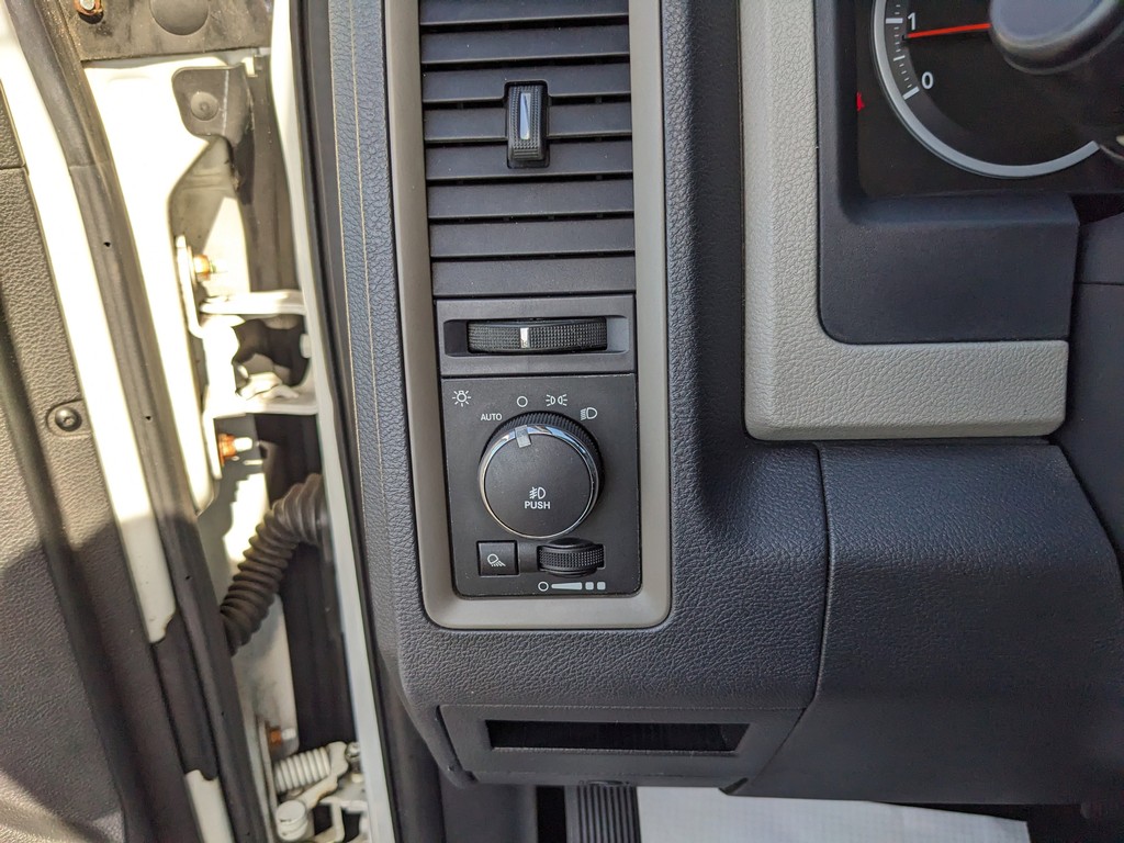 Ram 1500 Vehicle Full-screen Gallery Image 21