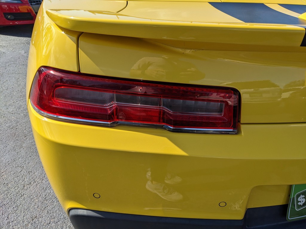 Chevrolet Camaro Vehicle Full-screen Gallery Image 03