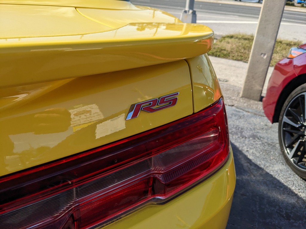 Chevrolet Camaro Vehicle Full-screen Gallery Image 04