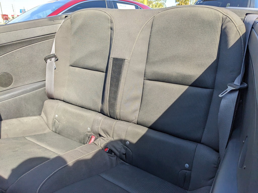 Chevrolet Camaro Vehicle Full-screen Gallery Image 10