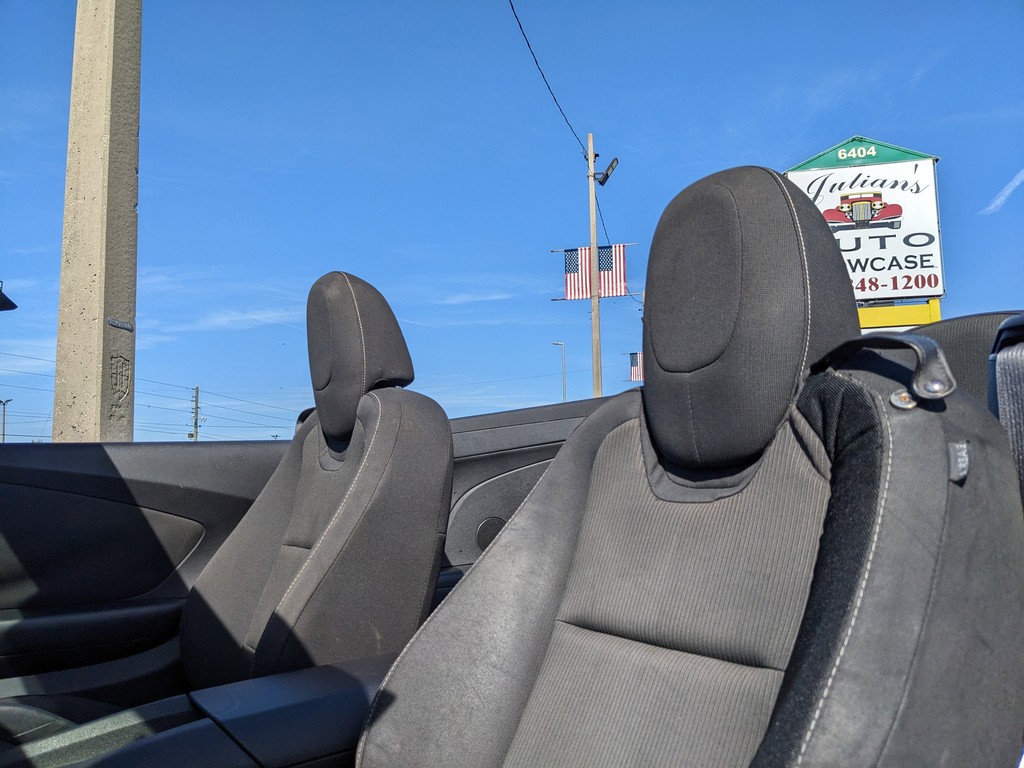 Chevrolet Camaro Vehicle Full-screen Gallery Image 14