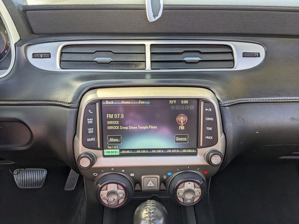 Chevrolet Camaro Vehicle Full-screen Gallery Image 15