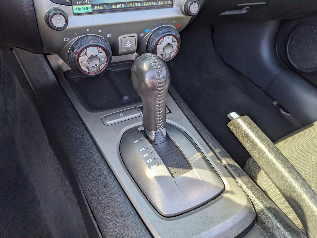 Chevrolet Camaro Vehicle Full-screen Gallery Image 18