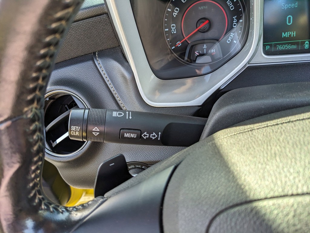 Chevrolet Camaro Vehicle Full-screen Gallery Image 23