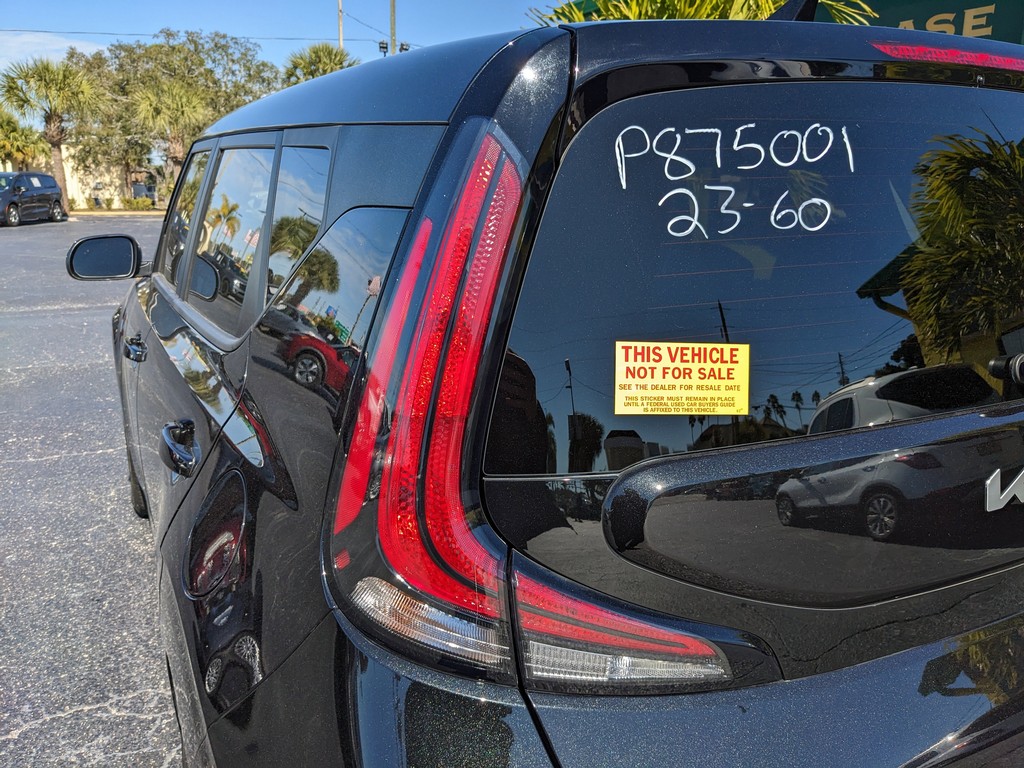 Kia Soul Vehicle Full-screen Gallery Image 08