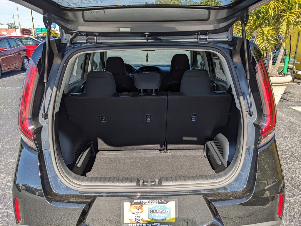 Kia Soul Vehicle Full-screen Gallery Image 09