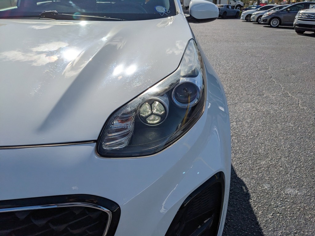 Kia Sportage Vehicle Full-screen Gallery Image 06