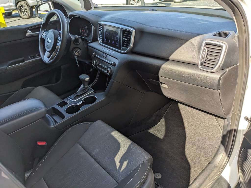 Kia Sportage Vehicle Full-screen Gallery Image 09