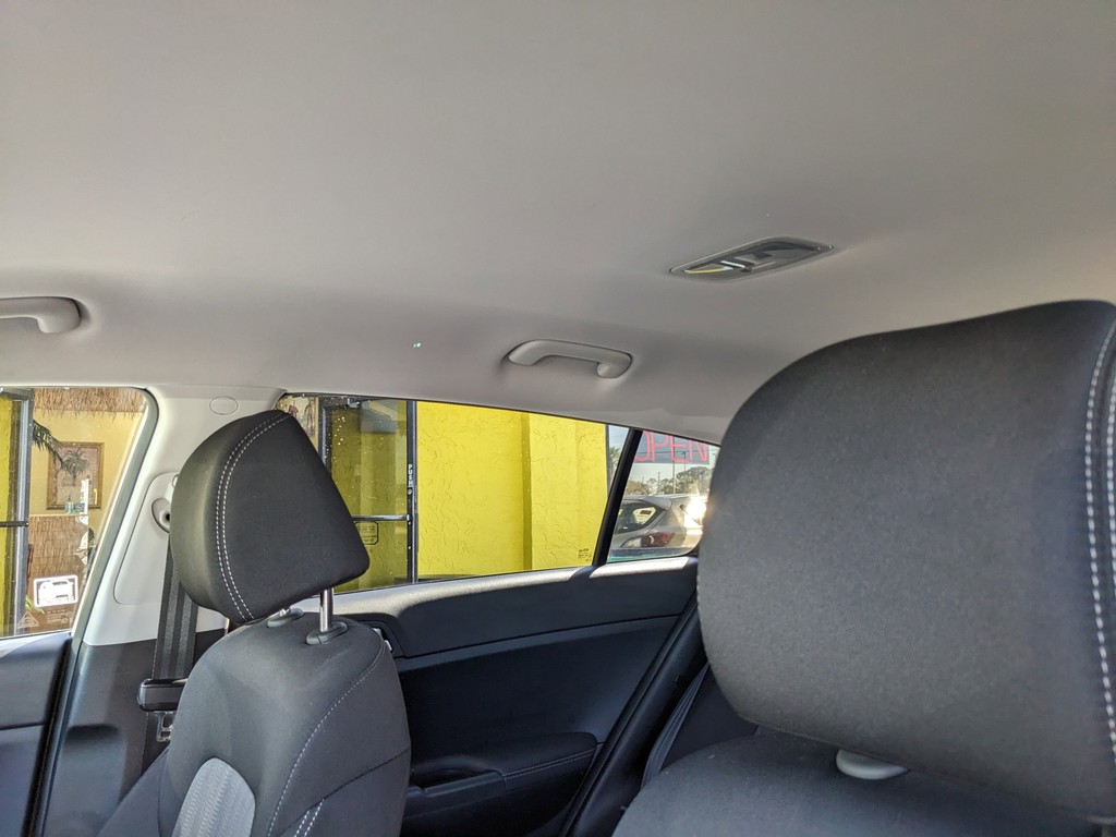 Kia Sportage Vehicle Full-screen Gallery Image 17