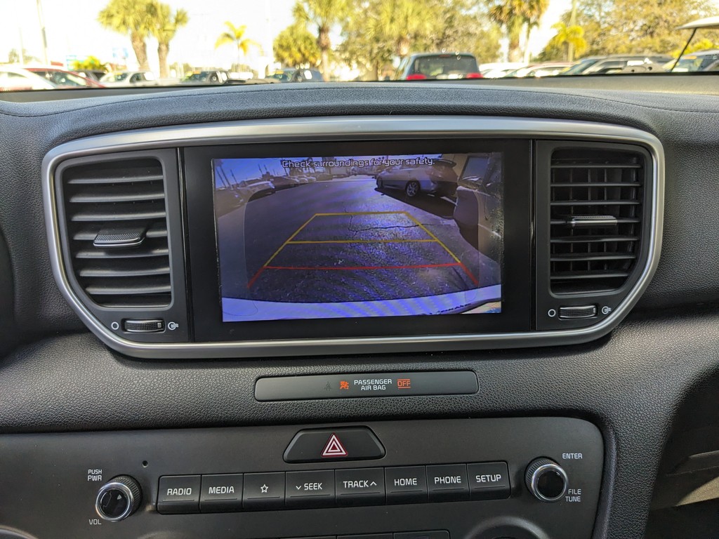 Kia Sportage Vehicle Full-screen Gallery Image 19