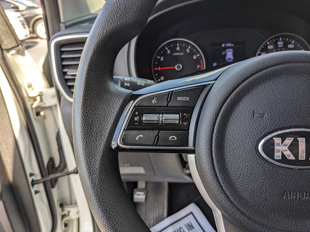 Kia Sportage Vehicle Full-screen Gallery Image 24