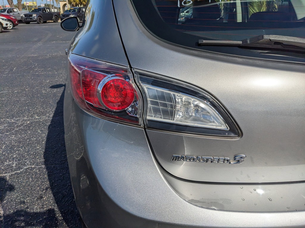 Mazda Mazda3 Vehicle Full-screen Gallery Image 07