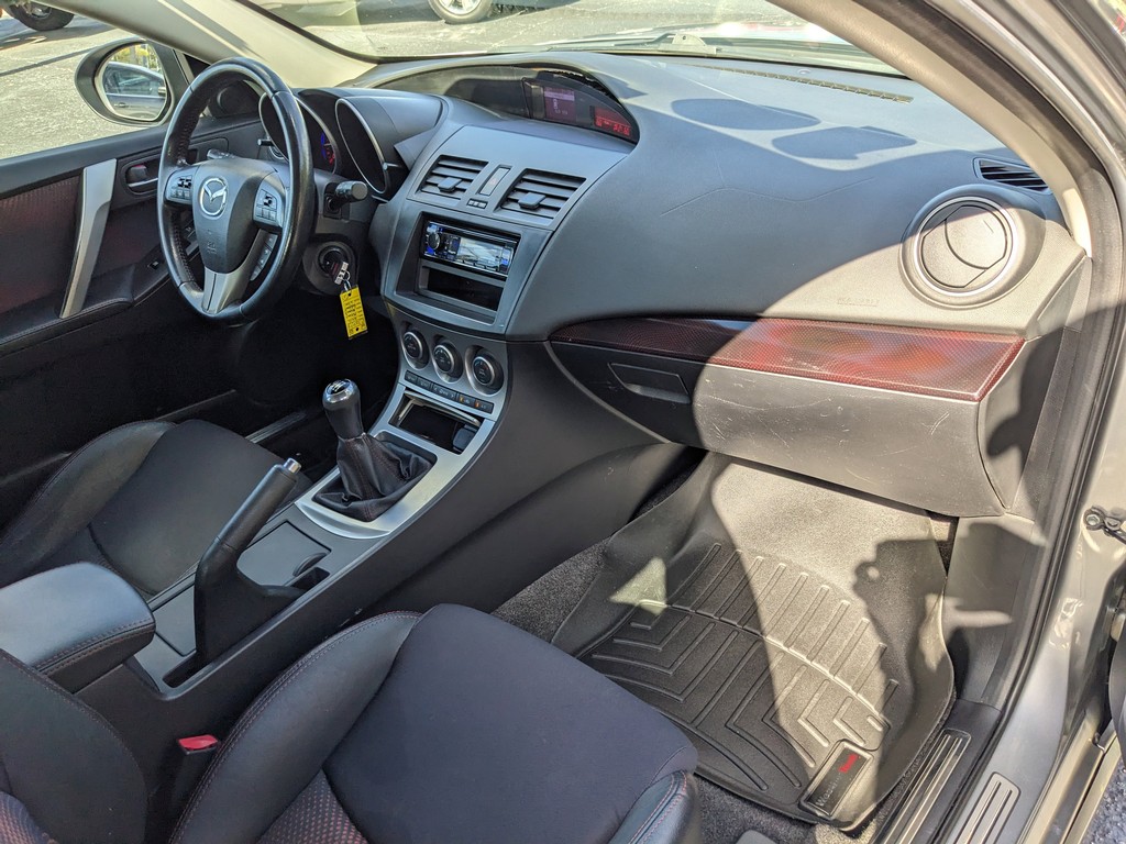 Mazda Mazda3 Vehicle Full-screen Gallery Image 09