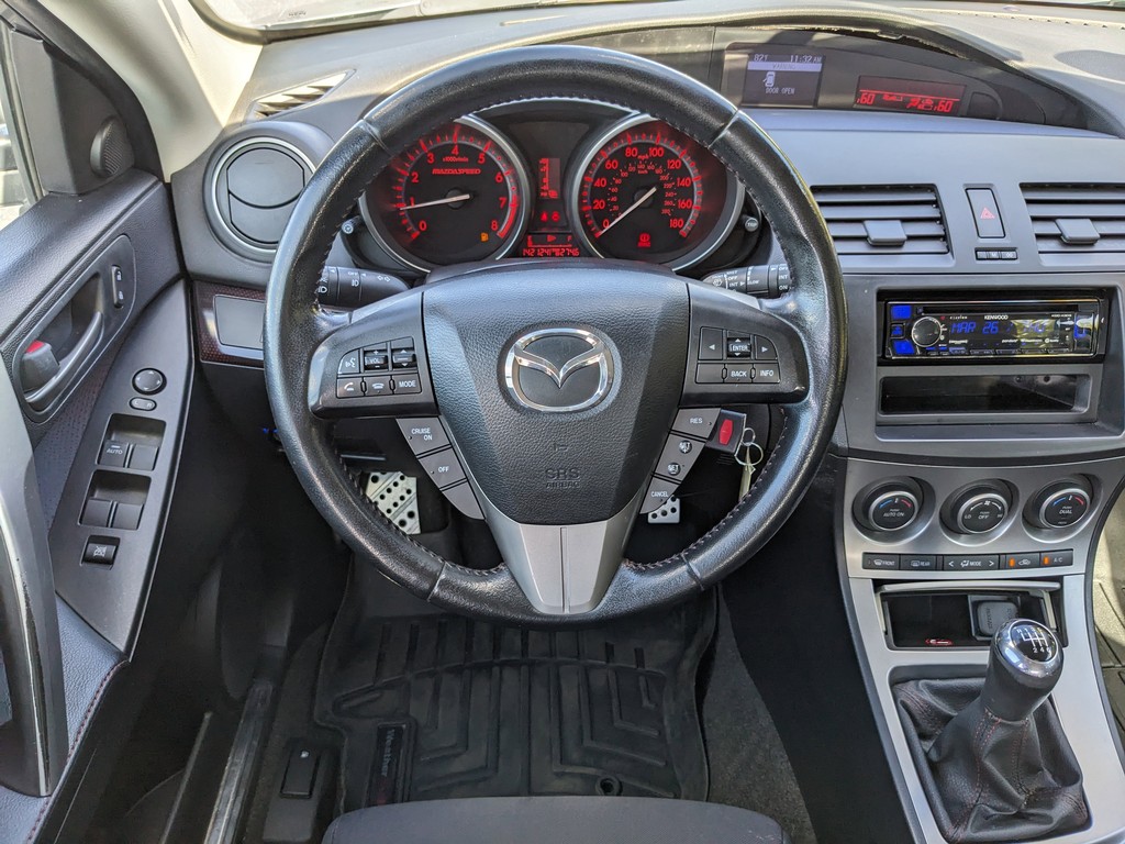 Mazda Mazda3 Vehicle Full-screen Gallery Image 11
