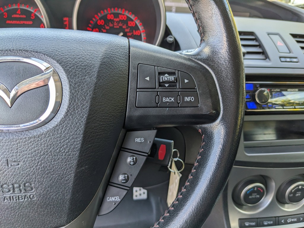 Mazda Mazda3 Vehicle Full-screen Gallery Image 24