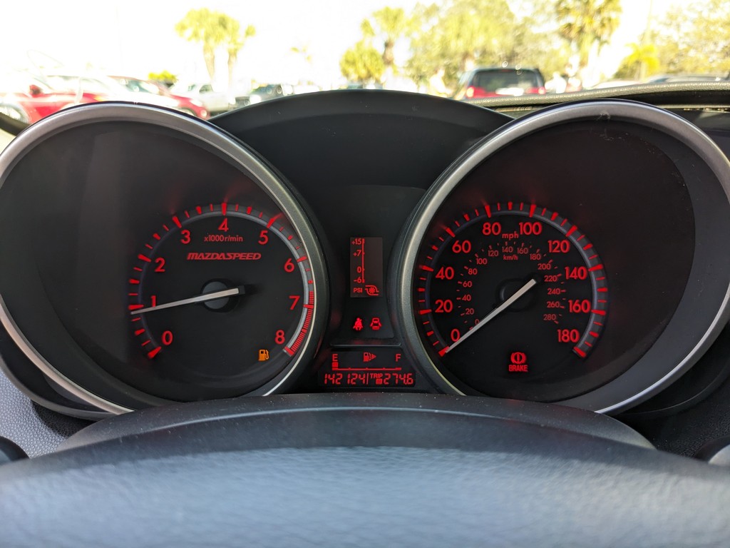 Mazda Mazda3 Vehicle Full-screen Gallery Image 27