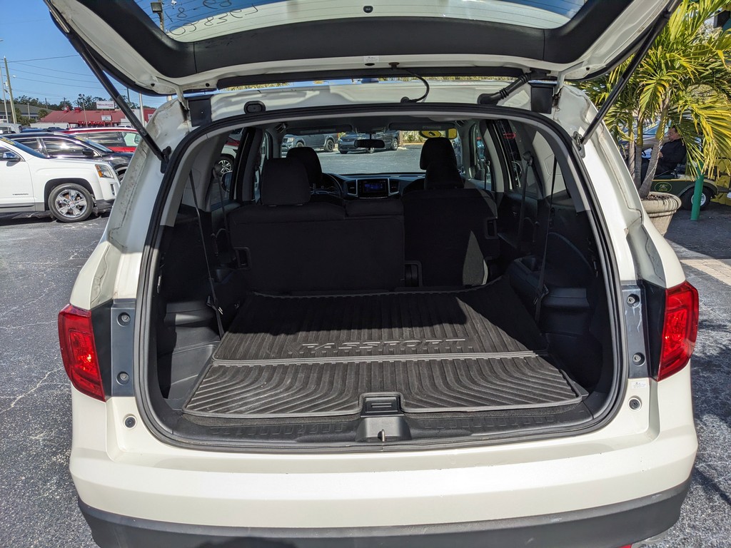 Honda Pilot Vehicle Full-screen Gallery Image 09