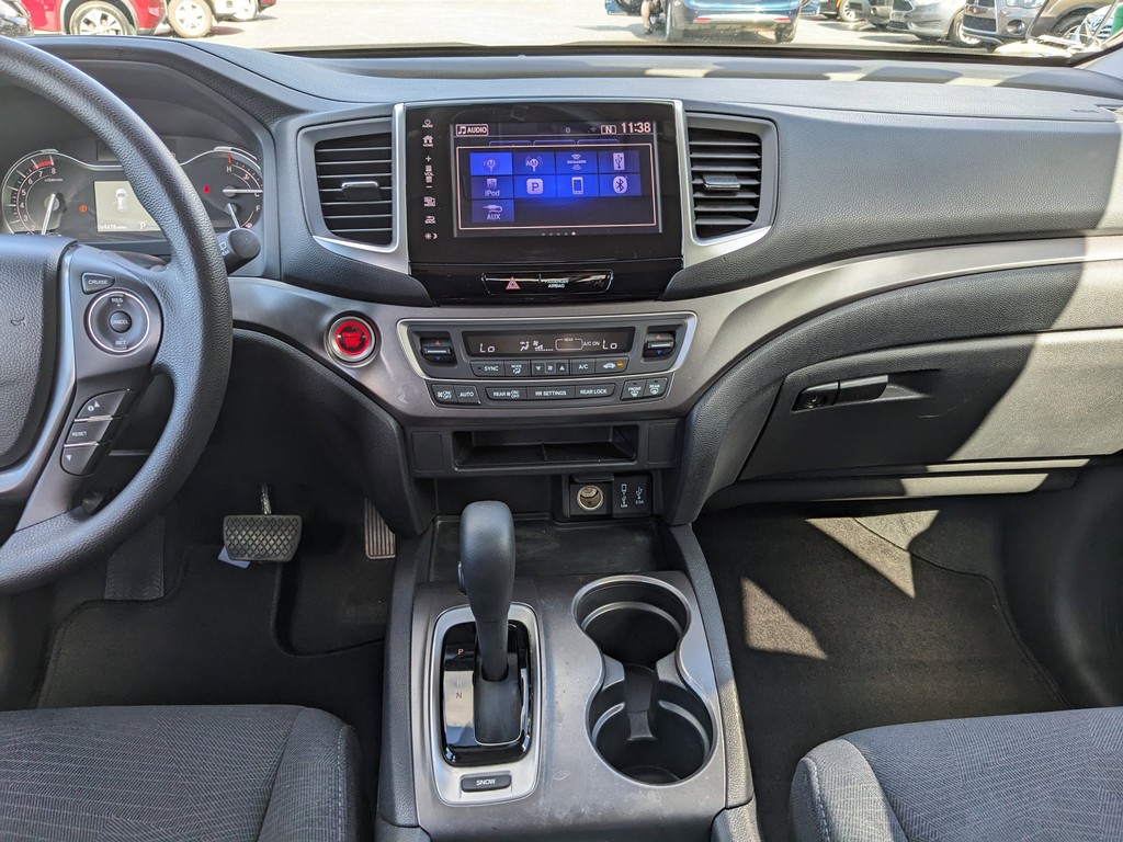 Honda Pilot Vehicle Full-screen Gallery Image 13