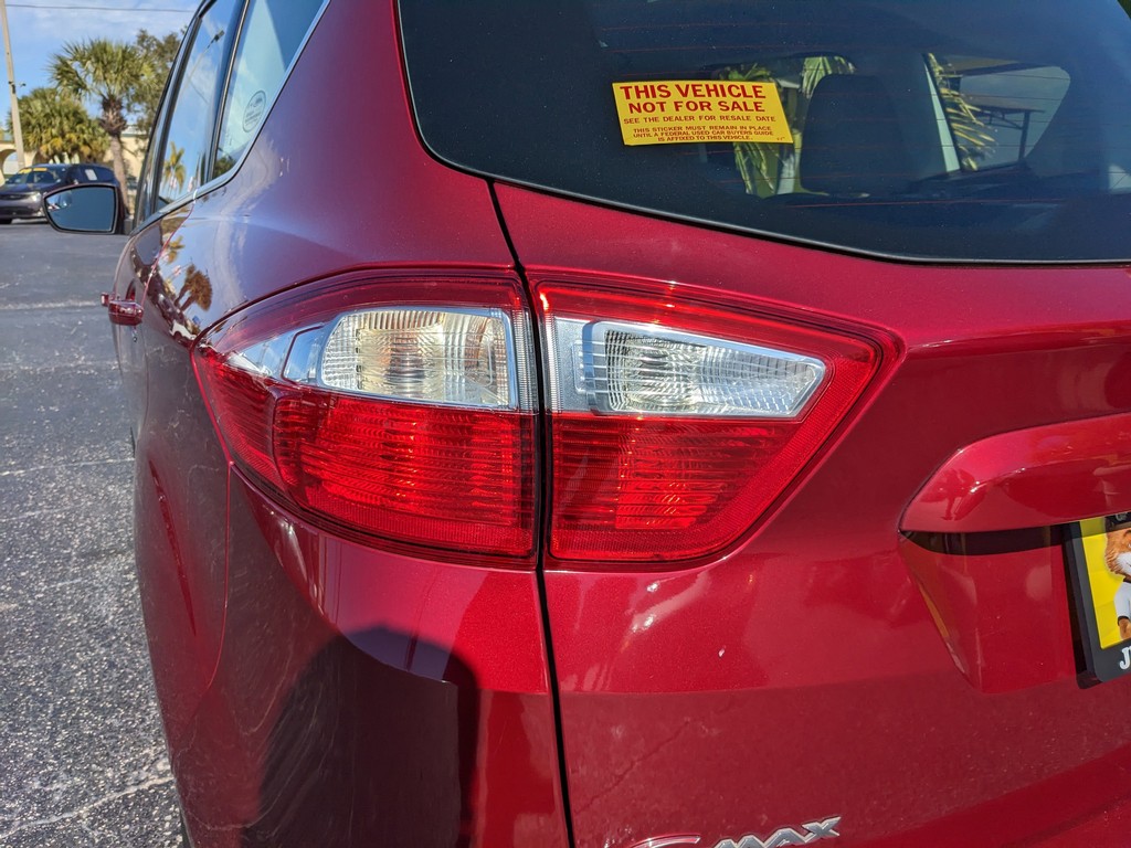 Ford C-Max Hybrid Vehicle Full-screen Gallery Image 08