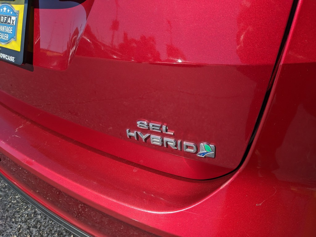 Ford C-Max Hybrid Vehicle Full-screen Gallery Image 09