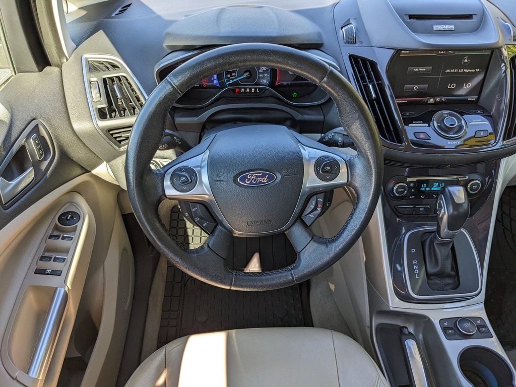 Ford C-Max Hybrid Vehicle Full-screen Gallery Image 12