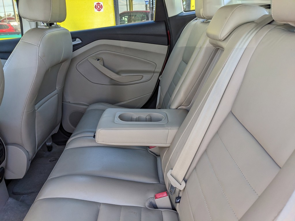 Ford C-Max Hybrid Vehicle Full-screen Gallery Image 15