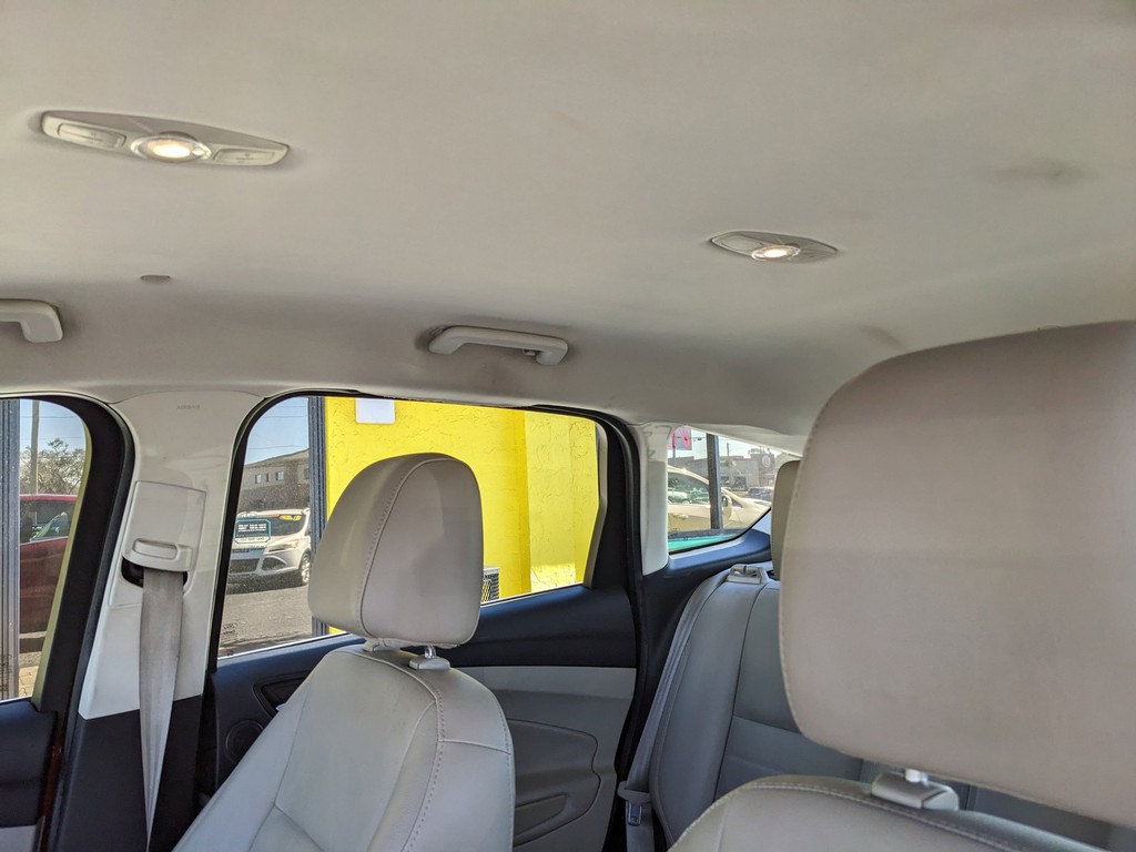 Ford C-Max Hybrid Vehicle Full-screen Gallery Image 18