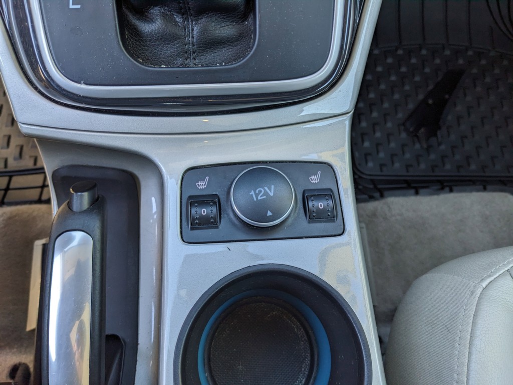 Ford C-Max Hybrid Vehicle Full-screen Gallery Image 22