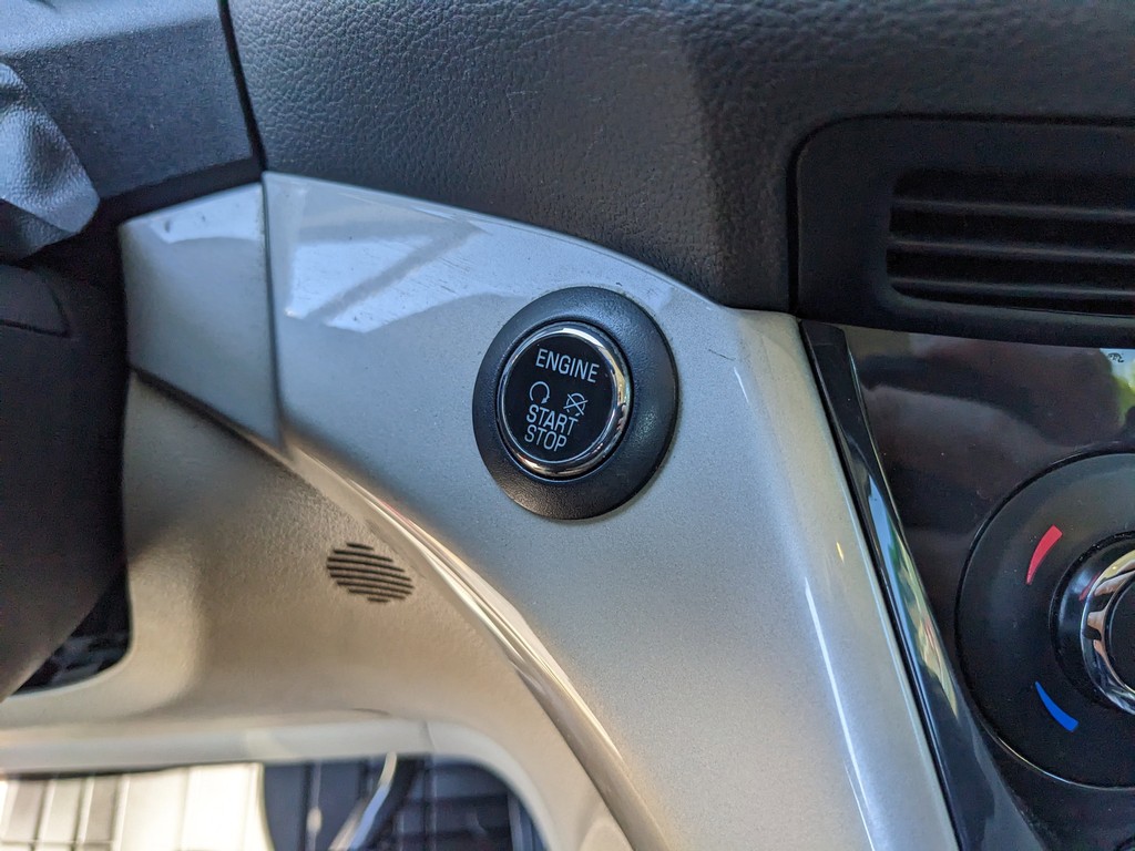 Ford C-Max Hybrid Vehicle Full-screen Gallery Image 23