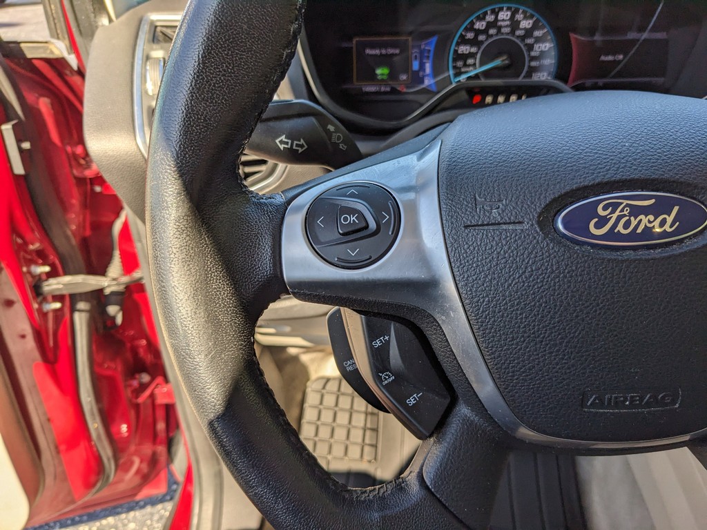 Ford C-Max Hybrid Vehicle Full-screen Gallery Image 26