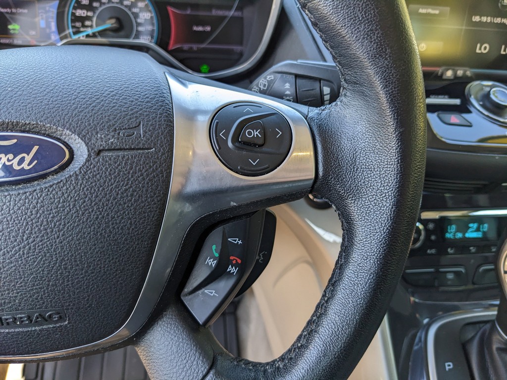 Ford C-Max Hybrid Vehicle Full-screen Gallery Image 27