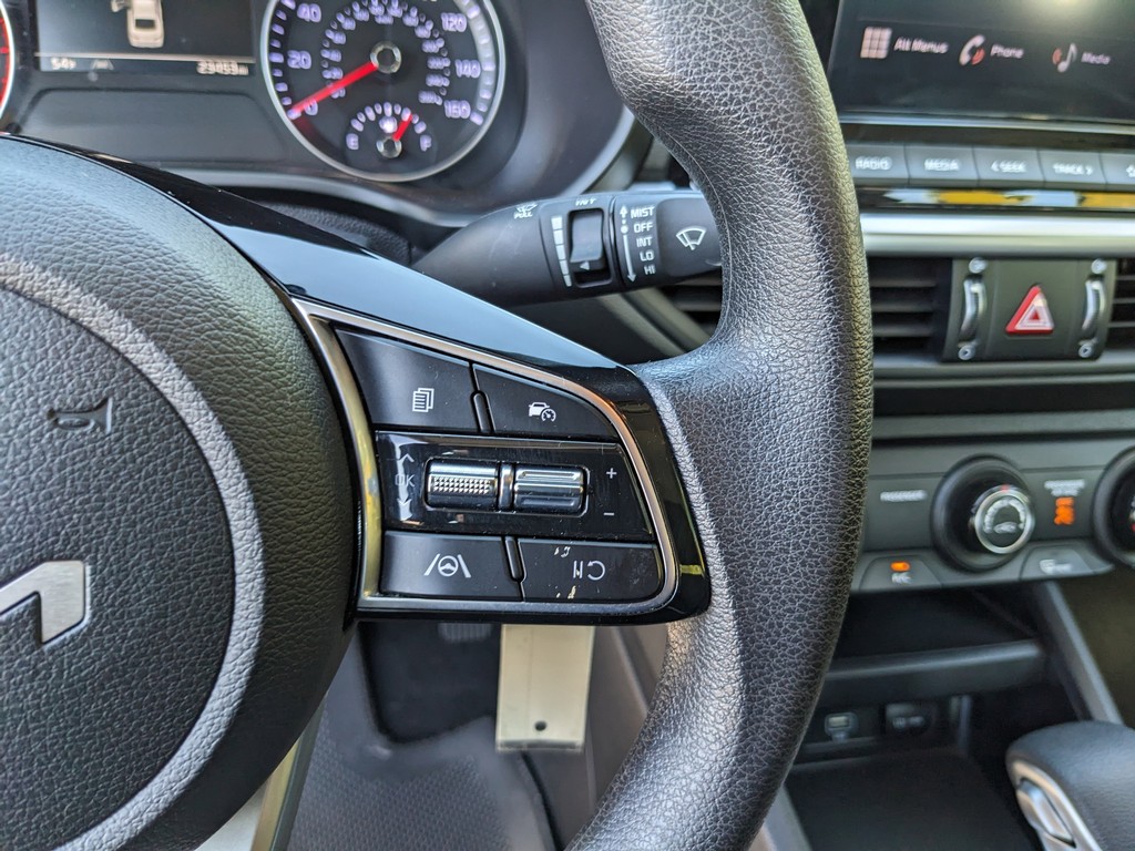 Kia Forte Vehicle Full-screen Gallery Image 26