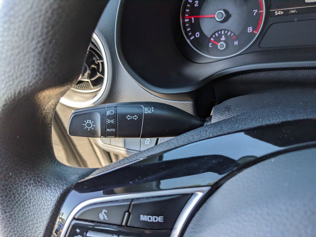 Kia Forte Vehicle Full-screen Gallery Image 27